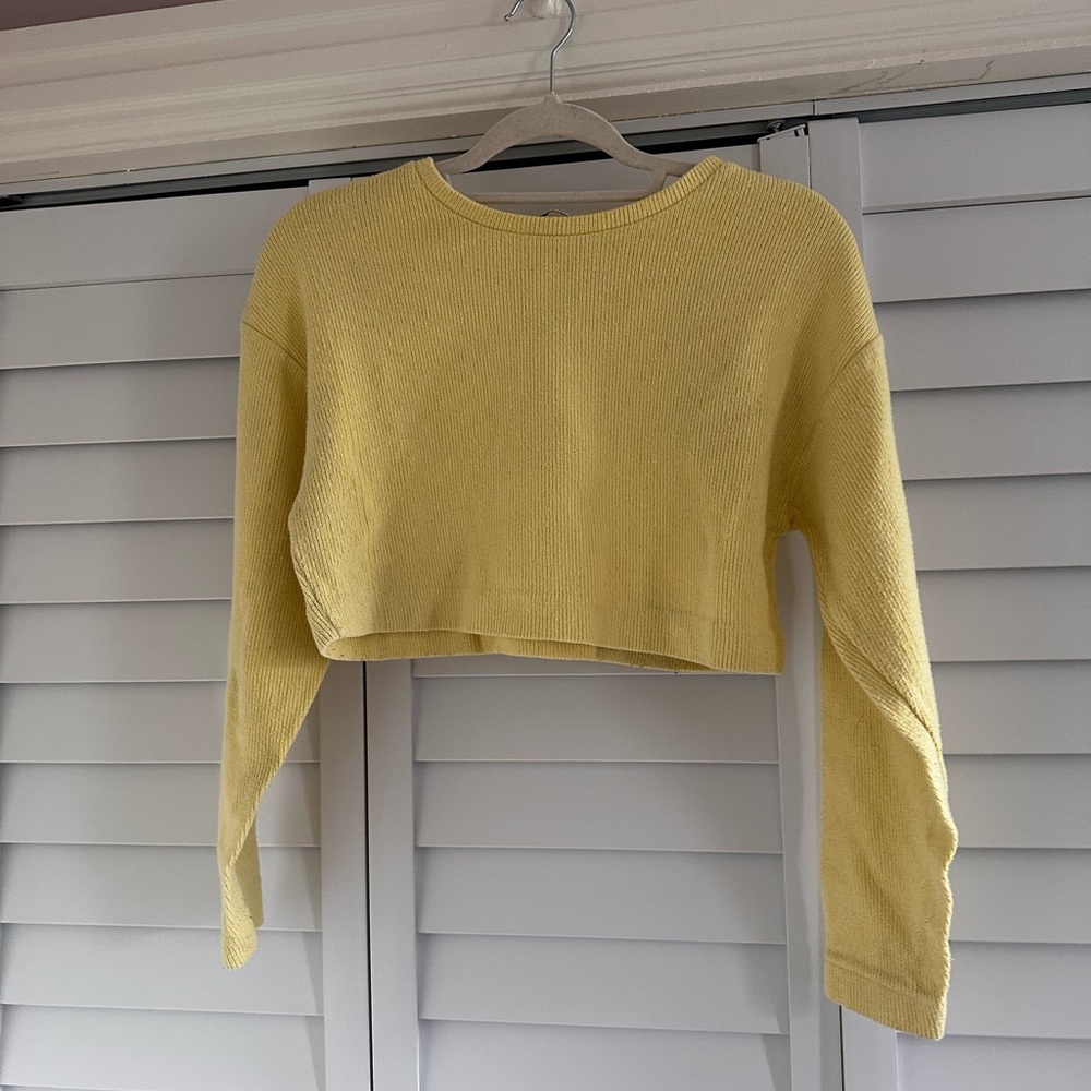 Cropped Butter Yellow Knit Long-Sleeve Sweater